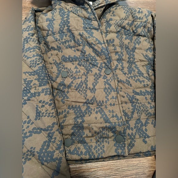 EUC Cabi Puffer Snakeskin Jacket women’s XXS/XS - Picture 3 of 5